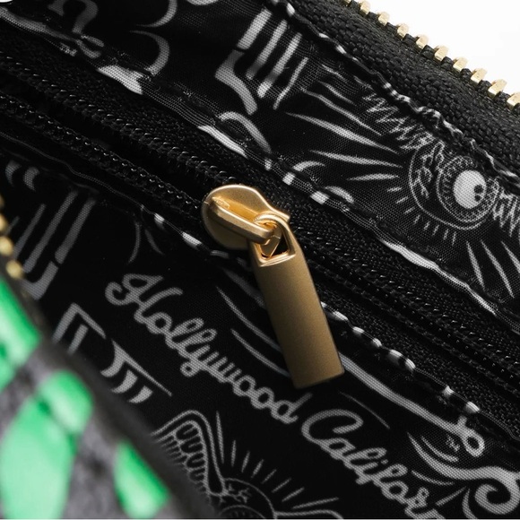 NWT Von Dutch Lime Green Cheetah 🐆 Shoulder Bag - Picture 8 of 9